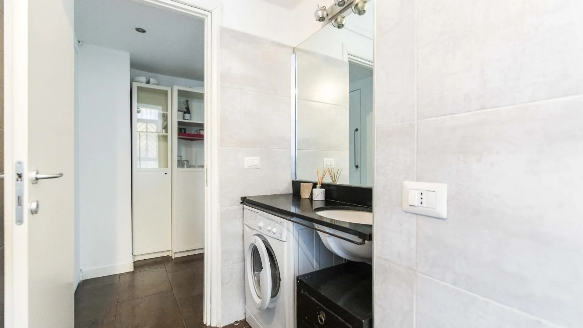 Apartamento Cermenate 7 Milán 0*,  Italia